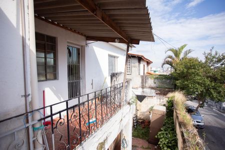 Casa à venda com 320m², 2 quartos e 2 vagas Casa à venda com 320m², 2 quartos e 2 vagasEdículas