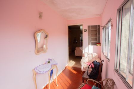 Casa à venda com 320m², 2 quartos e 2 vagas Casa à venda com 320m², 2 quartos e 2 vagasQuintal