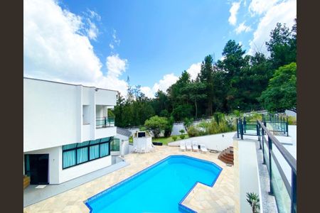 Casa de condomínio à venda com 798m², 4 quartos e 5 vagas