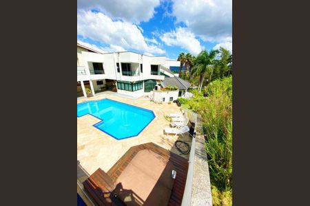 Casa de condomínio à venda com 798m², 4 quartos e 5 vagas