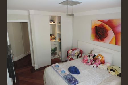 Casa de condomínio à venda com 798m², 4 quartos e 5 vagas