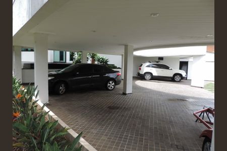 Casa de condomínio à venda com 798m², 4 quartos e 5 vagas