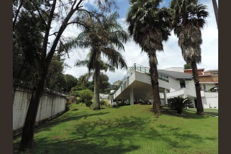 Casa de condomínio à venda com 798m², 4 quartos e 5 vagas