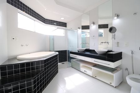 Casa para alugar com 420m², 4 quartos e 4 vagasBanheiro Suíte 1