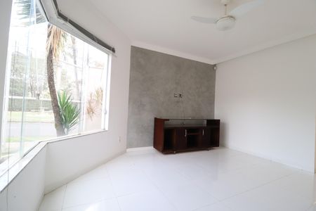 Casa para alugar com 420m², 4 quartos e 4 vagasSala de TV