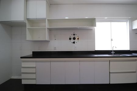 Casa para alugar com 420m², 4 quartos e 4 vagasCozinha