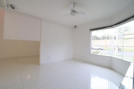 Casa para alugar com 420m², 4 quartos e 4 vagasSala de TV
