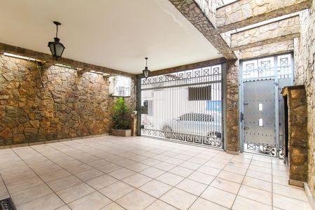 Casa à venda com 250m², 3 quartos e 3 vagas Casa à venda com 250m², 3 quartos e 3 vagasGaragem