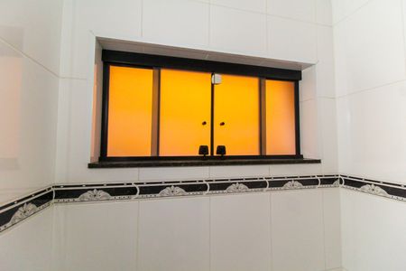 Casa à venda com 250m², 3 quartos e 3 vagas Casa à venda com 250m², 3 quartos e 3 vagasLavabo