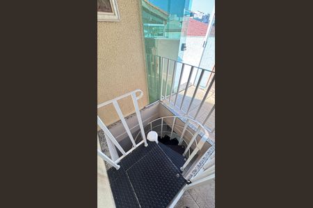 Apartamento à venda com 88m², 2 quartos e 1 vagaEscada