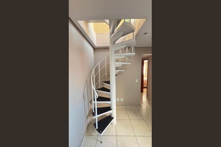 Apartamento à venda com 88m², 2 quartos e 1 vagaSala Escada