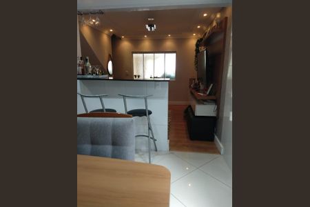 Casa à venda com 135m², 2 quartos e 2 vagas Casa à venda com 135m², 2 quartos e 2 vagasSala