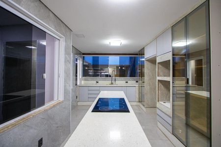 Casa para alugar com 450m², 4 quartos e 5 vagas Casa para alugar com 450m², 4 quartos e 5 vagasCopa/Cozinha