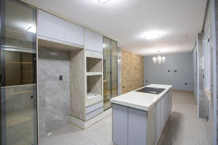 Casa para alugar com 450m², 4 quartos e 5 vagas Casa para alugar com 450m², 4 quartos e 5 vagasCopa/Cozinha
