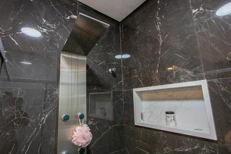 Casa para alugar com 450m², 4 quartos e 5 vagas Casa para alugar com 450m², 4 quartos e 5 vagasBanheiro do quarto 1