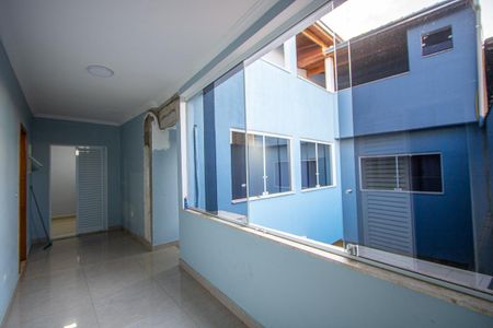 Casa para alugar com 450m², 4 quartos e 5 vagas Casa para alugar com 450m², 4 quartos e 5 vagasCorredor