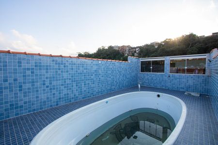 Casa para alugar com 450m², 4 quartos e 5 vagas Casa para alugar com 450m², 4 quartos e 5 vagasPiscina