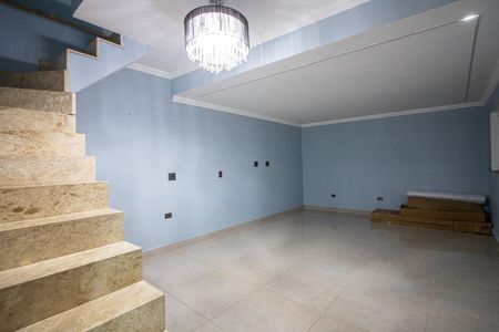 Casa para alugar com 450m², 4 quartos e 5 vagas Casa para alugar com 450m², 4 quartos e 5 vagasSala