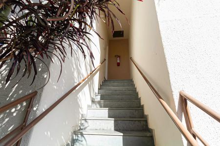 Casa de condomínio à venda com 55m², 2 quartos e 1 vaga Casa de condomínio à venda com 55m², 2 quartos e 1 vagaEntrada