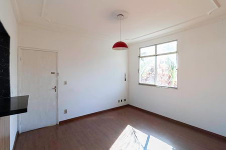 Casa de condomínio à venda com 55m², 2 quartos e 1 vaga Casa de condomínio à venda com 55m², 2 quartos e 1 vagaSala
