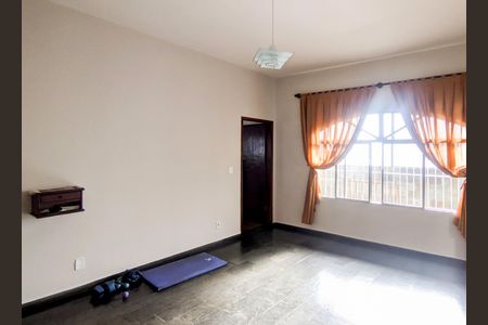 Casa à venda com 185m², 4 quartos e 1 vagaCopa