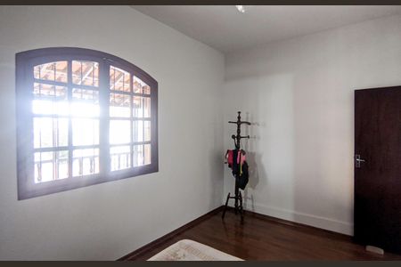 Casa à venda com 185m², 4 quartos e 1 vagaSuíte