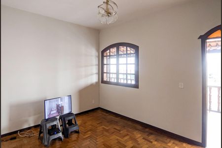 Casa à venda com 185m², 4 quartos e 1 vagaSala