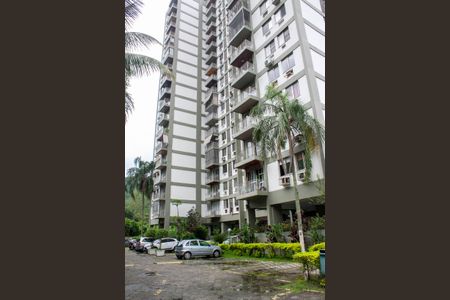 Apartamento à venda com 65m², 2 quartos e 1 vagaFachada