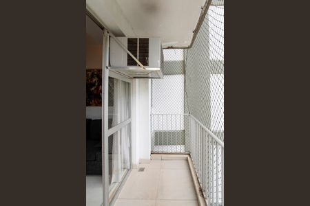 Apartamento à venda com 65m², 2 quartos e 1 vagaVaranda