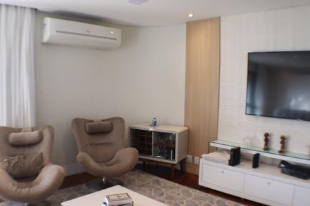 Apartamento à venda com 210m², 5 quartos e 3 vagas Apartamento à venda com 210m², 5 quartos e 3 vagasSala