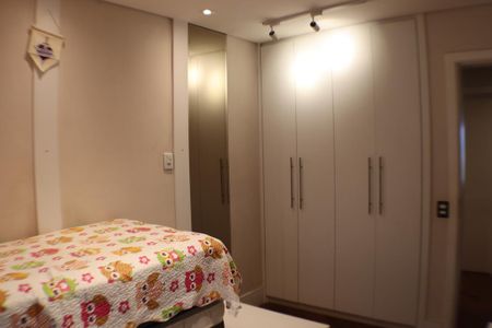 Apartamento à venda com 210m², 5 quartos e 3 vagas Apartamento à venda com 210m², 5 quartos e 3 vagasQuarto 1