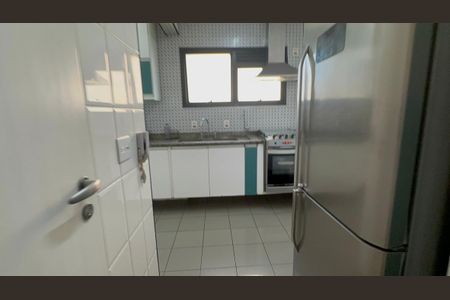 Apartamento à venda com 210m², 5 quartos e 3 vagas Apartamento à venda com 210m², 5 quartos e 3 vagasCozinha