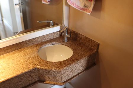 Apartamento à venda com 210m², 5 quartos e 3 vagas Apartamento à venda com 210m², 5 quartos e 3 vagasBanheiro Suíte 2