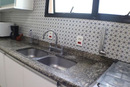 Apartamento à venda com 210m², 5 quartos e 3 vagas Apartamento à venda com 210m², 5 quartos e 3 vagasCozinha