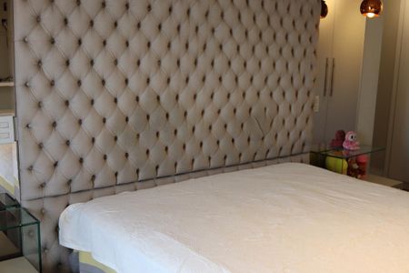 Apartamento à venda com 210m², 5 quartos e 3 vagas Apartamento à venda com 210m², 5 quartos e 3 vagasSuíte 1