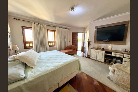 Casa à venda com 600m², 4 quartos e 7 vagasSuíte 1