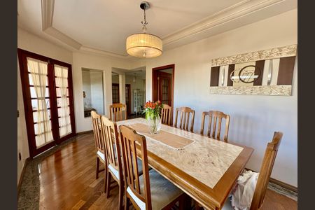 Casa à venda com 600m², 4 quartos e 7 vagasSala de Jantar