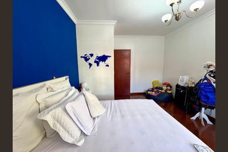 Casa à venda com 600m², 4 quartos e 7 vagasSuíte 3