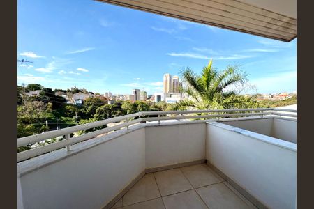 Casa à venda com 600m², 4 quartos e 7 vagasVaranda Suíte 1