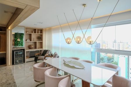 Apartamento à venda com 264m², 3 quartos e 4 vagasVaranda