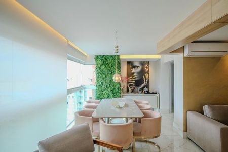 Apartamento à venda com 264m², 3 quartos e 4 vagasVaranda