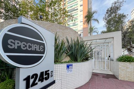 Apartamento à venda com 264m², 3 quartos e 4 vagasFachada + plaquinha