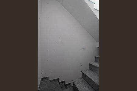 Casa de condomínio à venda com 120m², 3 quartos e 1 vagaEscada