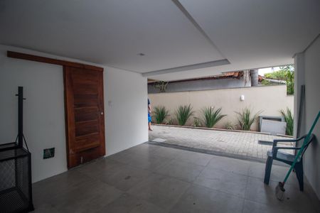 Casa de condomínio à venda com 120m², 3 quartos e 1 vagaGaragem