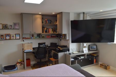 Apartamento à venda com 228m², 4 quartos e 2 vagasSuíte