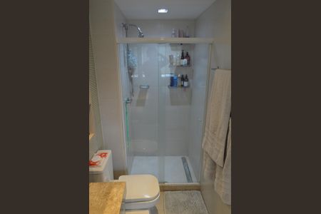 Apartamento à venda com 228m², 4 quartos e 2 vagasBanheiro da Suíte