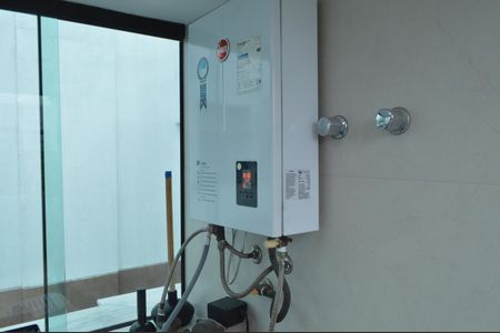 Apartamento à venda com 228m², 4 quartos e 2 vagasÁrea de Serviço 2