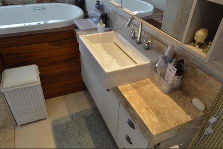 Apartamento à venda com 228m², 4 quartos e 2 vagasBanheiro da Suíte