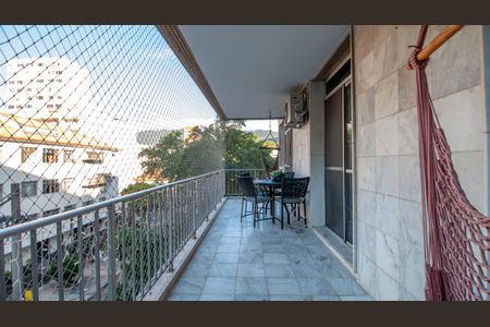 Apartamento à venda com 100m², 2 quartos e 1 vaga Apartamento à venda com 100m², 2 quartos e 1 vagaSala Varanda