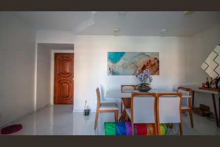 Apartamento à venda com 100m², 2 quartos e 1 vaga Apartamento à venda com 100m², 2 quartos e 1 vagaSala